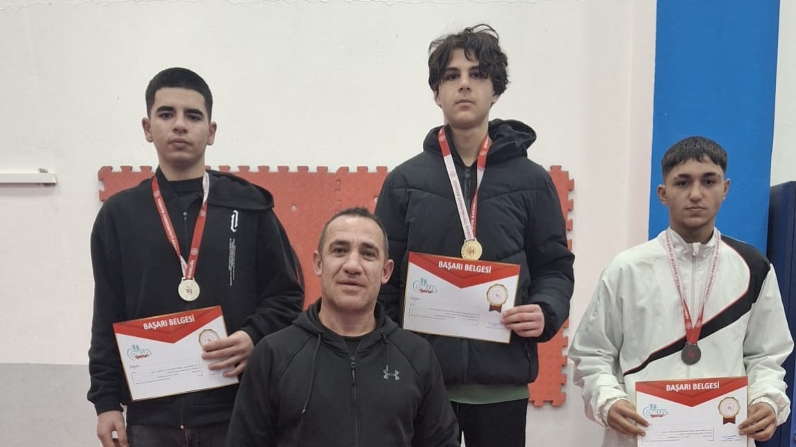 Kickboks Light 74kg Gençler B Kategorisinde İl Birinciliğimiz